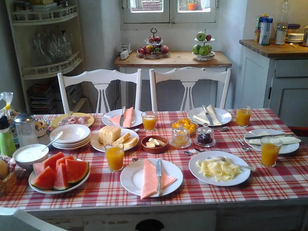 Bed and Breakfast Casa Rosalie Borgomaro Италия